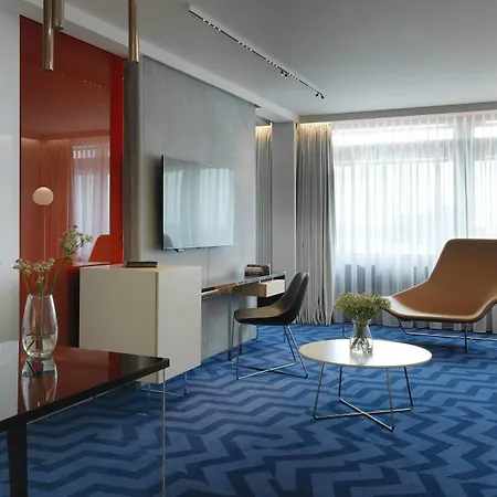 Hotell Renaissance Airport