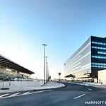 Renaissance Airport Hotel 5*