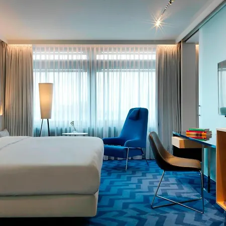 Renaissance Airport Hotel