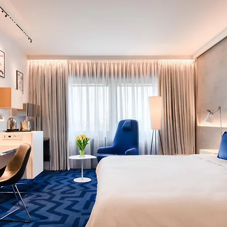 Renaissance Airport 5* Warsaw