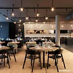 ホテル Renaissance Airport ワルシャワ