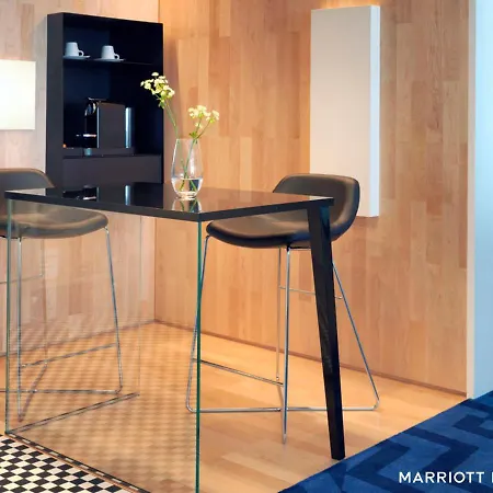 Renaissance Airport Ξενοδοχείο