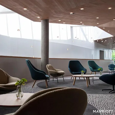 Renaissance Airport Hotel 5*
