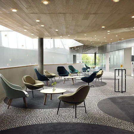 Renaissance Airport Ξενοδοχείο 5*