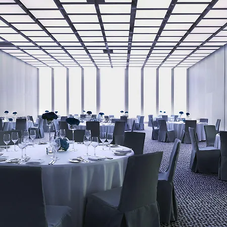 Ξενοδοχείο Renaissance Airport 5*