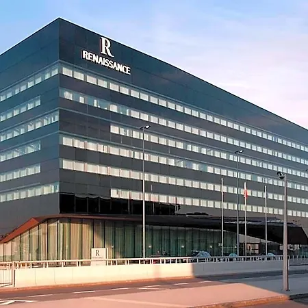 Hotel Renaissance Airport