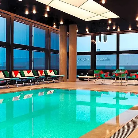 Renaissance Airport Hotel