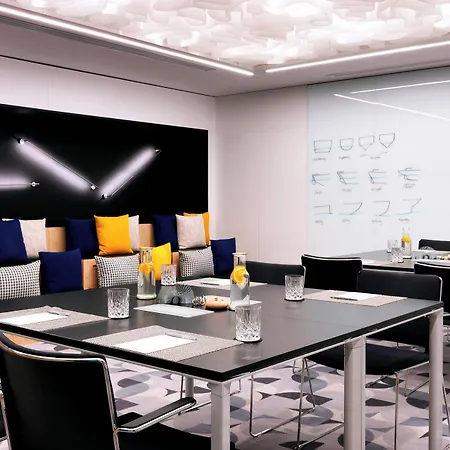 Renaissance Airport 5* Warsaw