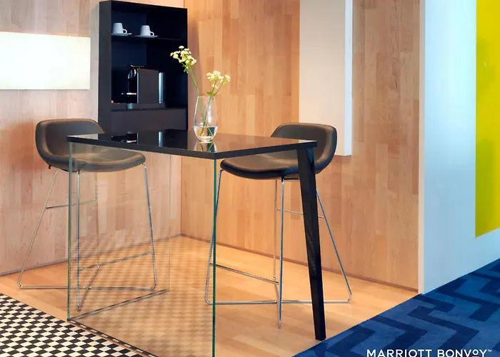 Renaissance Airport Hotel