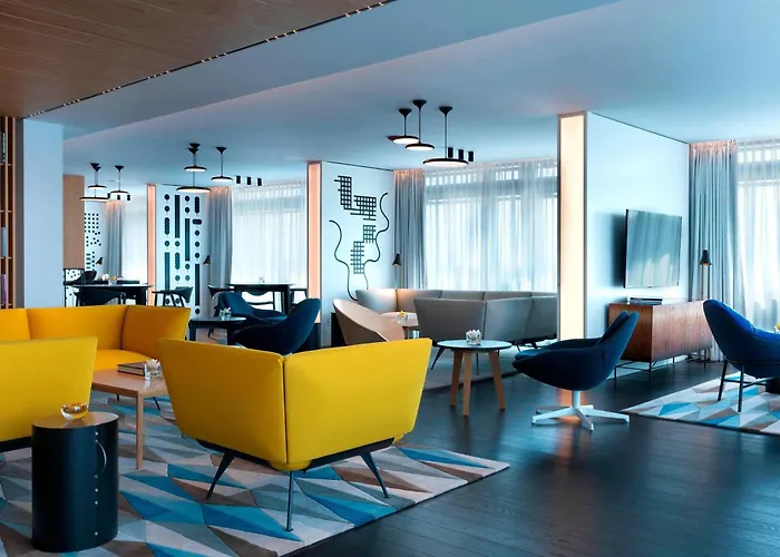 Renaissance Airport 5*