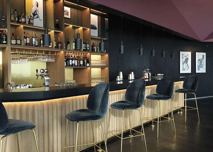 Renaissance Airport 5* Varsó