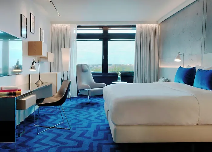 Renaissance Airport Hotel 5*